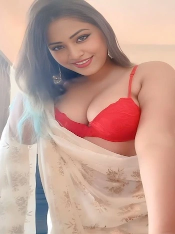 Mature call girls in Vadodara